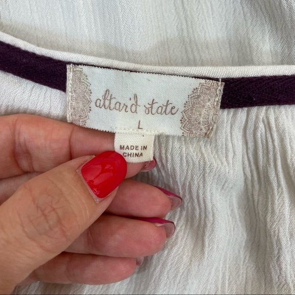 Altar’d State Boho Tassel Blouse - Picture 4 of 7